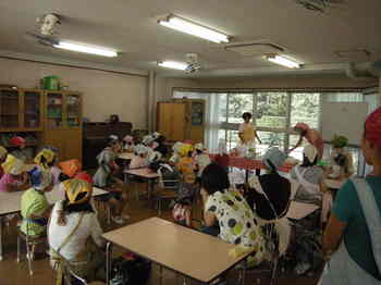 2008年9月10日＠ナオミ保育園にてパン作り授業の手伝い　②.JPG